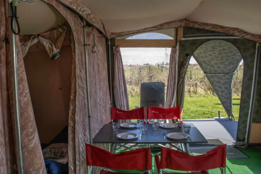 Glamlodge tent eettafel