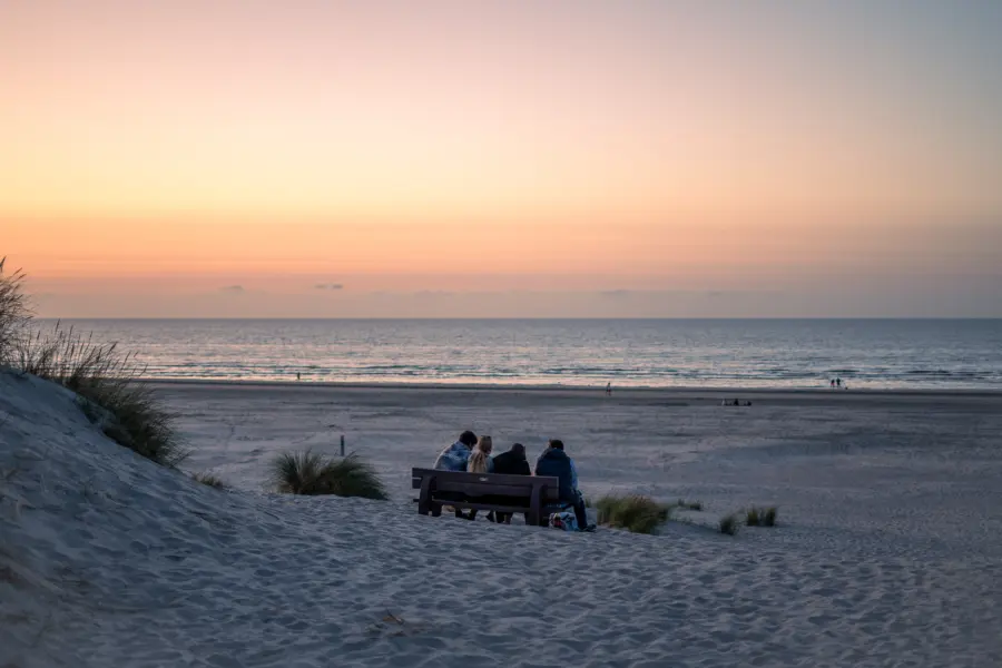 Vakantiekrachten op het strand Ameland Strandcamping Duinoord